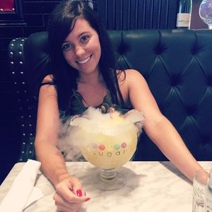 Meet your Posher, Carrie